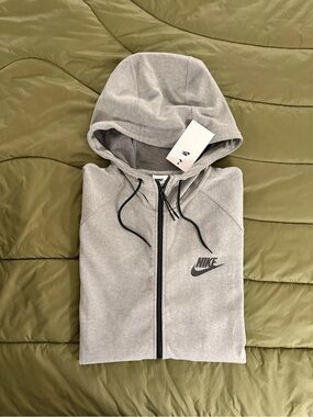 Nike Light Gray Full-Zip Hoodie with Black Accents